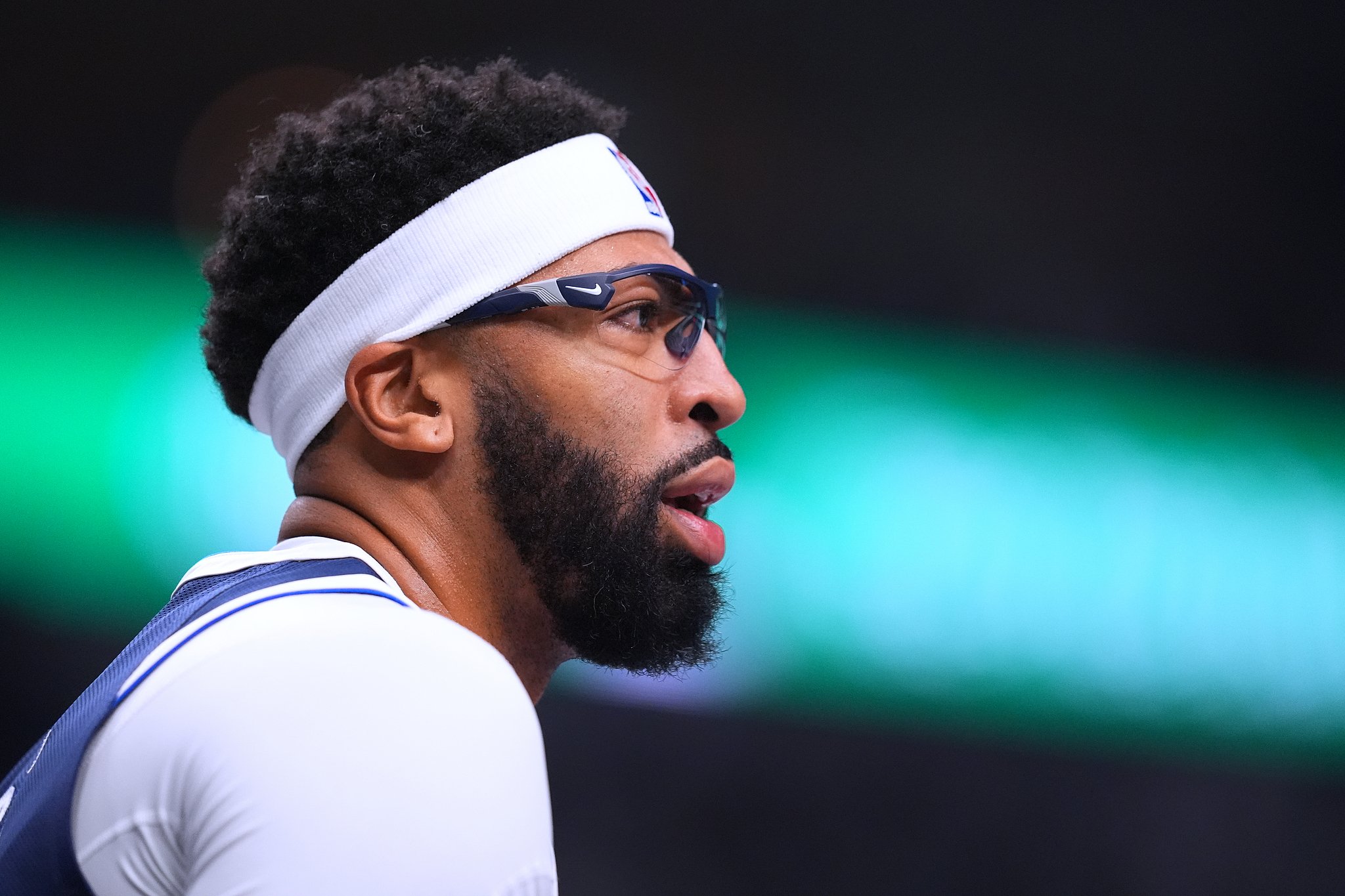 开云app-独行侠官方：浓眉伤势无需手术 恢复时间预计六周左右