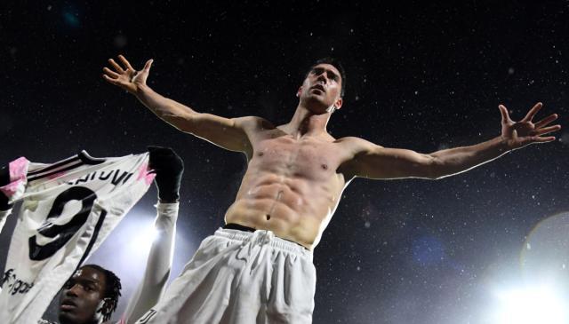 1704681378551098628.jpg Dusan-Vlahovic-Juventus-celebrate-shirt-off-Salernitana.jpg