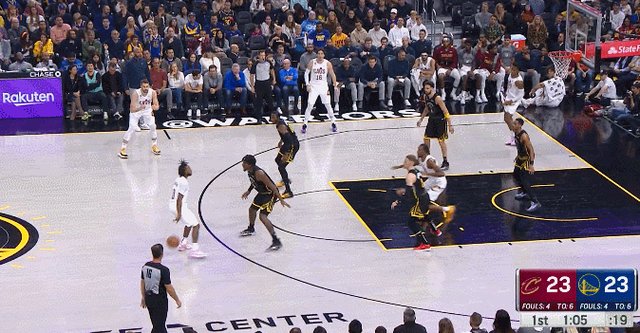 1668503089431020359.gif 3.gif