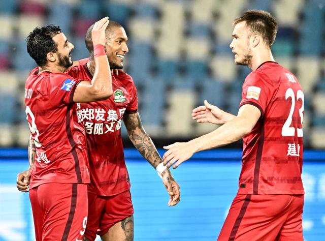 开云app-3连胜最低消费3球！河南外援三叉戟专治各种不服