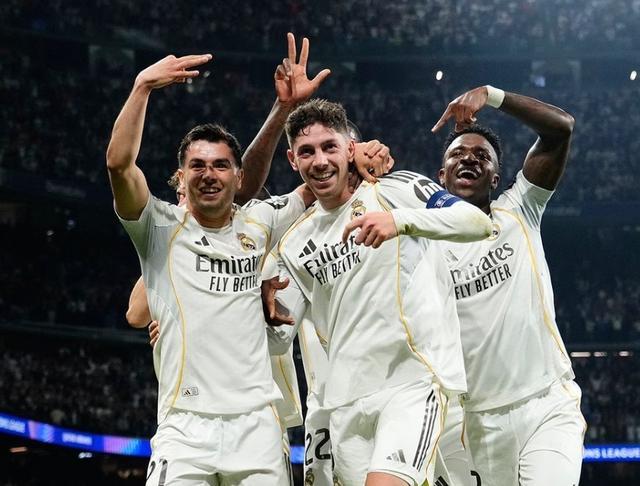 开云体育下载-皇马3-0横扫曼城！27岁队长轰22分钟帽子戏法！英超6队竟难求一胜